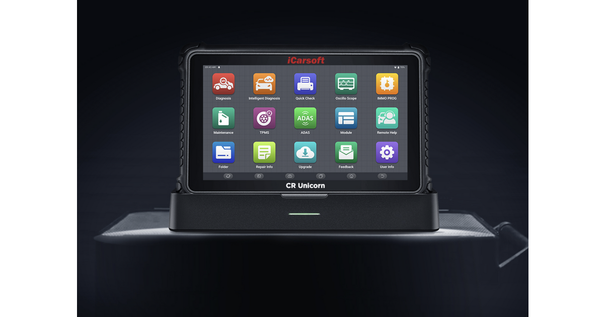 Tablette de diagnostic multimarque iCarsoft CR Unicorn sur sa station d'accueil