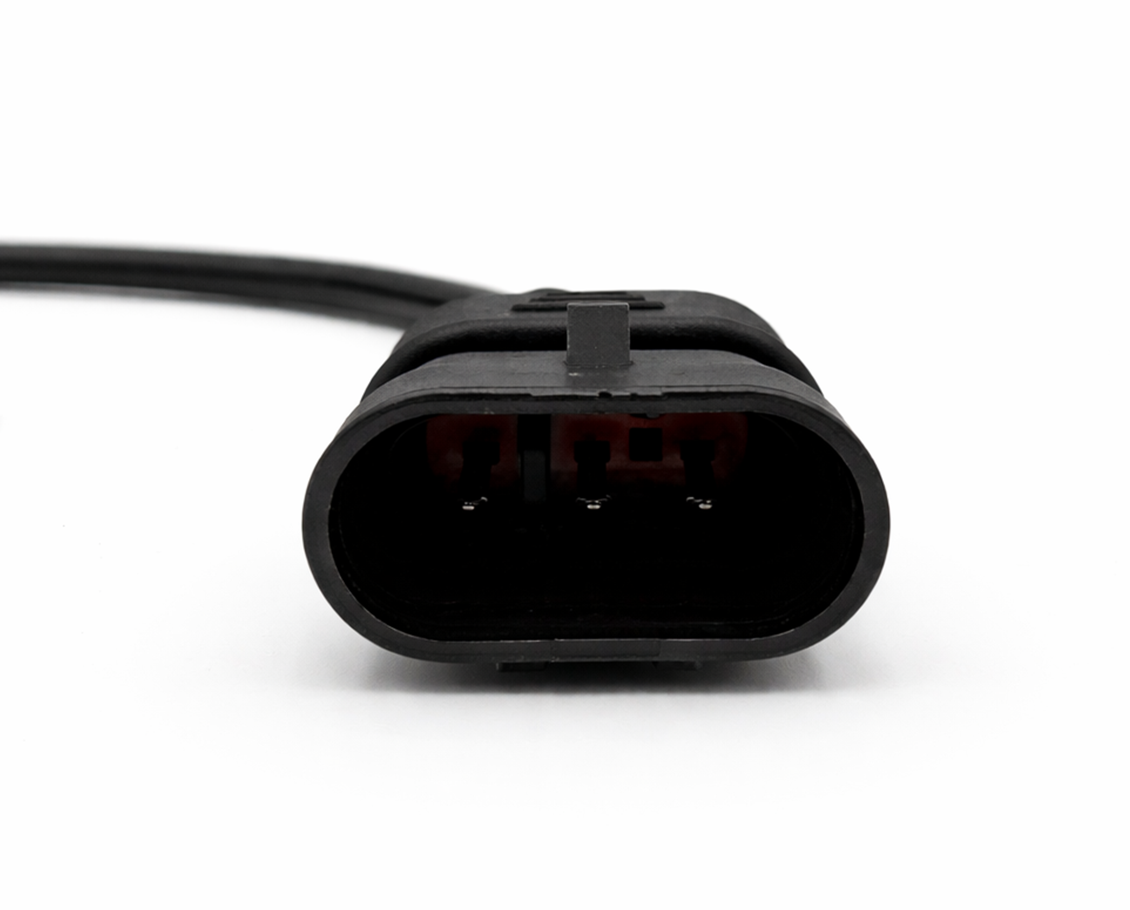 Zoom sur la prise à 3 broches de l adaptateur de diagnostic Fiat vers OBD2