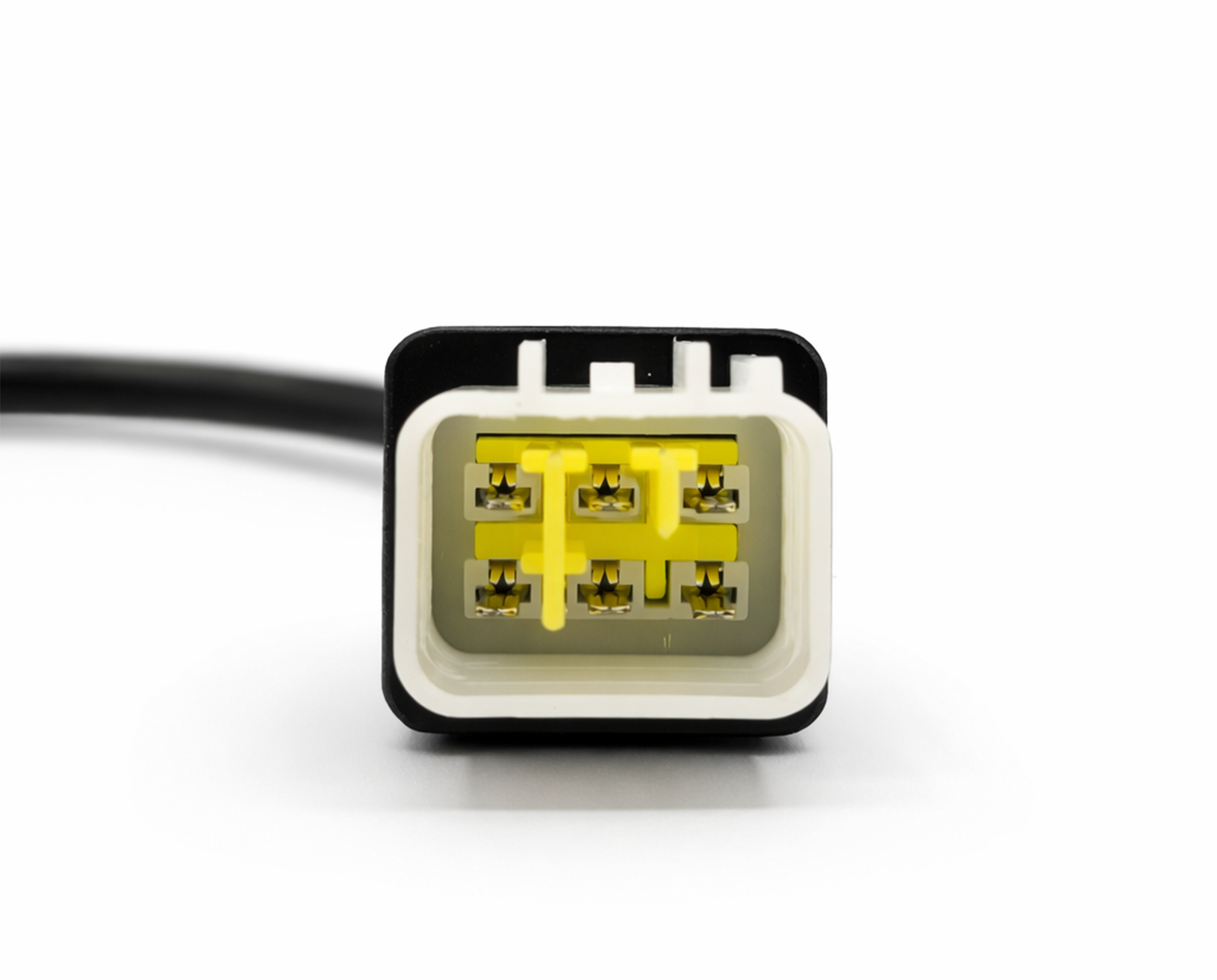 Gros plan sur la prise Delphi 6 broches de l adaptateur OBD2 pour diagnostic de moto