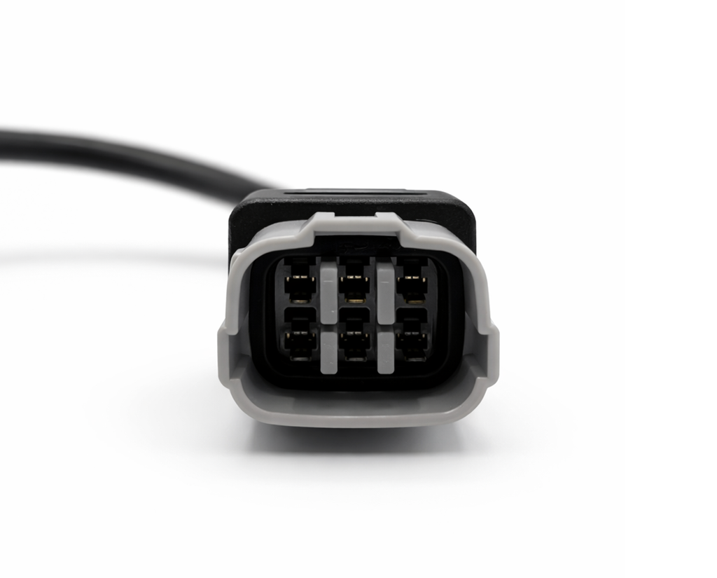 Vue de face du connecteur 6 broches de l adaptateur OBD2 pour moto et scooter Suzuki