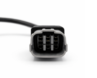 Vue de face du connecteur 6 broches de l adaptateur OBD2 pour moto et scooter Suzuki