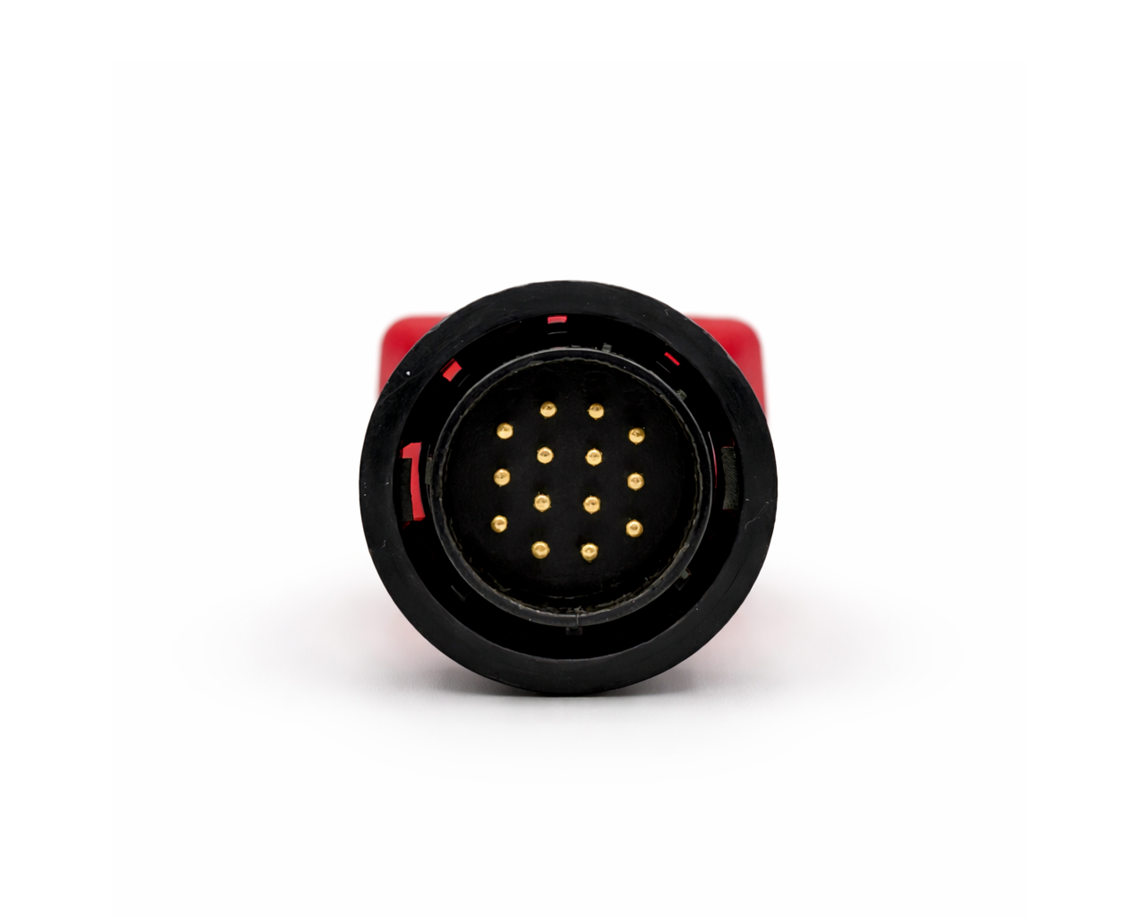 Vue de face des 14 broches dorées de l adaptateur OBD2 pour utilitaire Mercedes Sprinter
