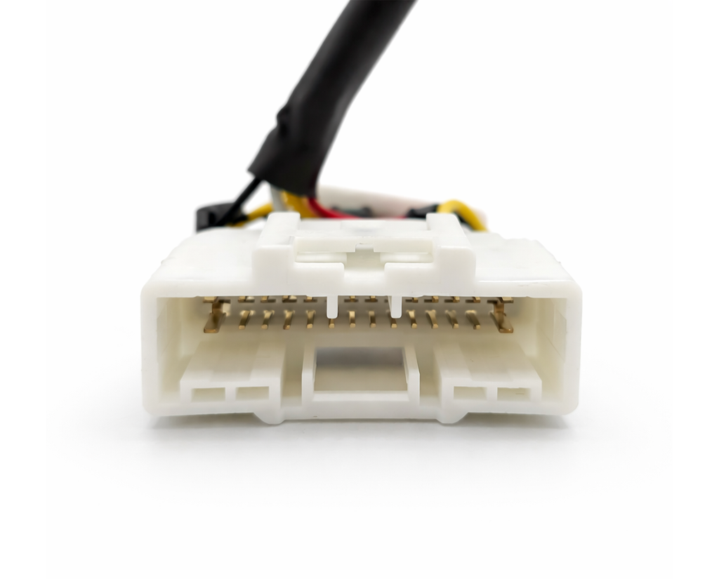 Gros plan sur le connecteur 26 broches de l adaptateur OBD2 pour Tesla Model 3 et Model Y