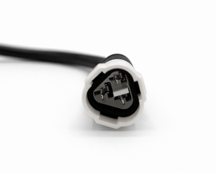 Gros plan du connecteur femelle 3 broches de l adaptateur OBD2 pour motos et quads Yamaha