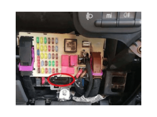Emplacement de la prise de diagnostic OBD sur Alfa Romeo Spider