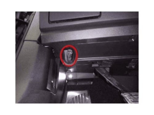 Emplacement de la prise OBD sur une Alfa Romeo Stelvio pour diagnostic auto