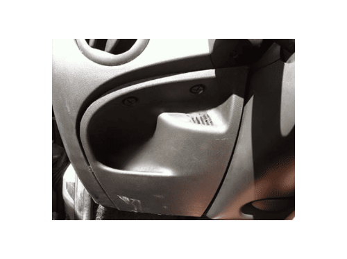 Emplacement du cache de la boite a fusibles de Fiat Punto pour outil de diagnostic