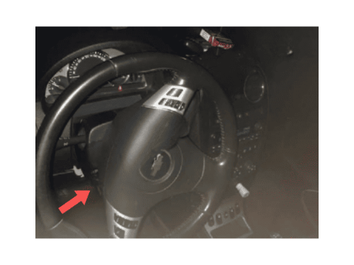 Gros plan sur le volant d une Chevrolet HHR pour le diagnostic auto