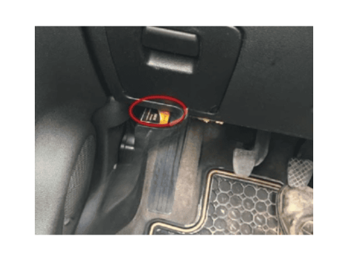 Photo montrant l emplacement de la prise OBD sur une Chevrolet Cobalt pour diagnostic
