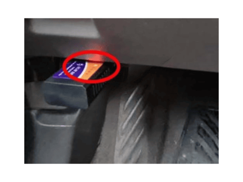 Localisation et branchement du boîtier sur la prise OBD d une Chevrolet Cruze