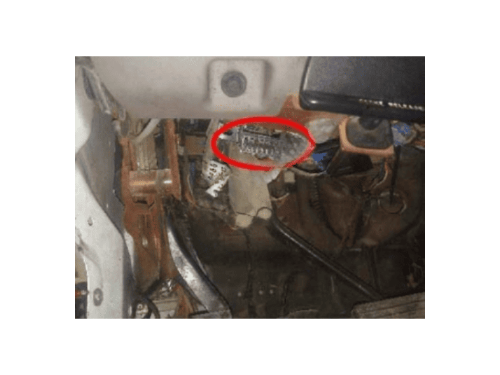 Localisation de la prise de diagnostic OBD sur un Chevrolet Express phase 1