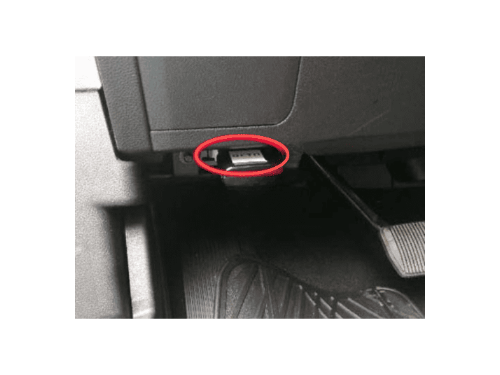 Localisation de la prise de diagnostic OBD sous le volant d une Ford Explorer 6