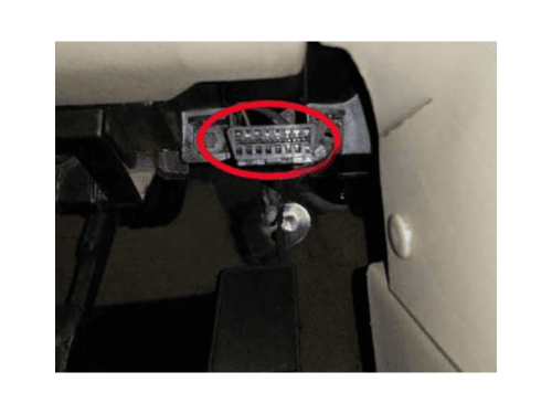 Emplacement de la prise de diagnostic OBD2 sous le volant d une Chevrolet Impala 8