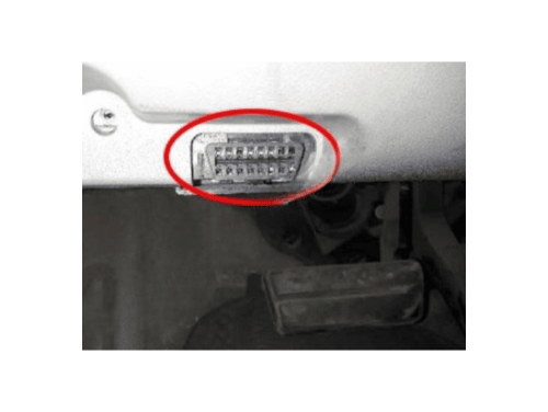 Emplacement de la prise de diagnostic OBD2 sous le tableau de bord d une Chevrolet Malibu