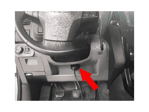 Localisation de la prise de diagnostic OBD2 sous le volant d une Chevrolet S10
