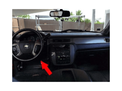 Localisation de la prise de diagnostic OBD sous le tableau de bord d une Chevrolet Silverado 2