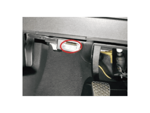 Photo montrant l emplacement de la prise de diagnostic OBD2 sur une Chevrolet Vectra C