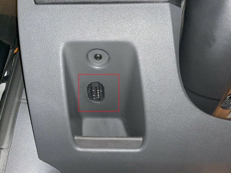 Emplacement de la prise de diagnostic OBD2 sur une Ford Focus ST