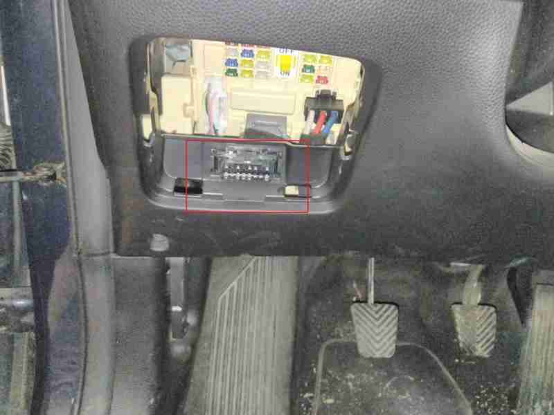 Emplacement de la prise de diagnostic OBD2 sur une Kia Soul CRDI