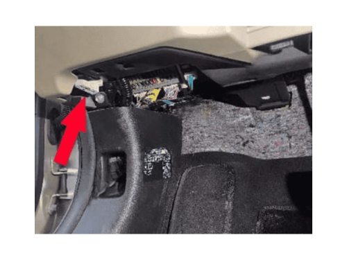 Fleche rouge indiquant l emplacement de la prise OBD pour valise de diagnostic Honda