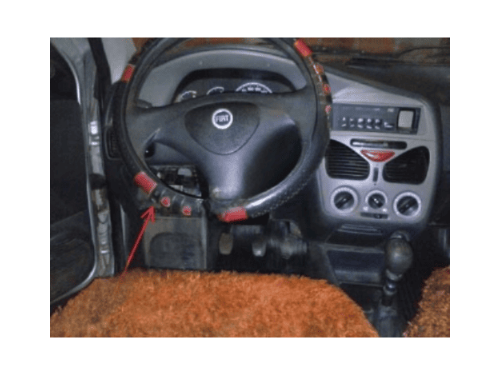 Tableau de bord et volant d une Fiat Palio 1 pour diagnostic auto iCarsoft