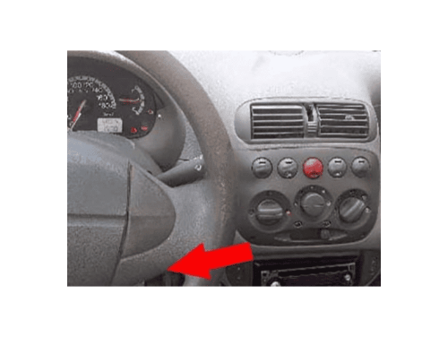 Tableau de bord de Fiat Seicento phase 2 pour branchement de valise diagnostic