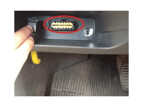 Emplacement du connecteur ou de la prise OBD pour Fiat Uno au Bresil