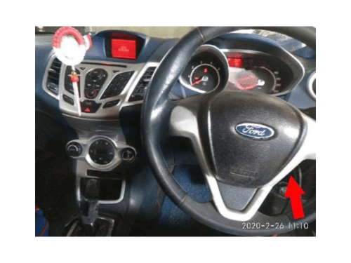 Tableau de bord et volant Ford Fiesta 6 RHD avec conduite à droite