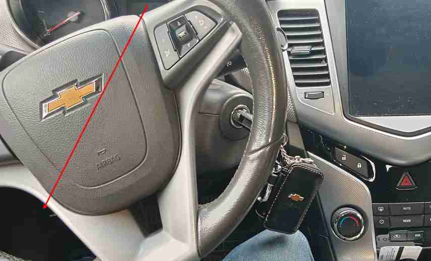 Interieur et volant de Chevrolet Cruze pour test de compatibilite outil diagnostic