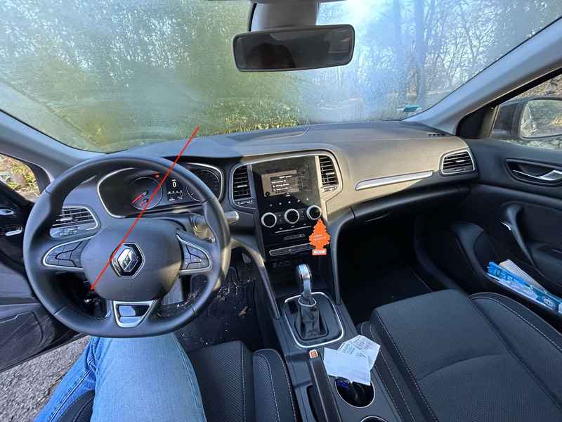 Vue intérieure de l habitacle moderne d une Renault Megane 4 Estate