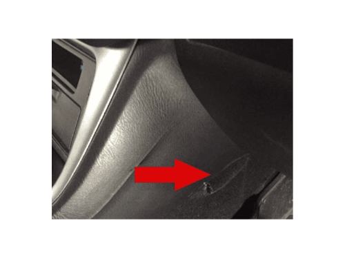 Emplacement de la prise OBD2 sur la console centrale d'une Honda Accord
