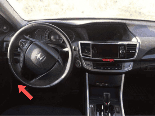 Tableau de bord et volant d une Honda Accord pour diagnostic iCarsoft France