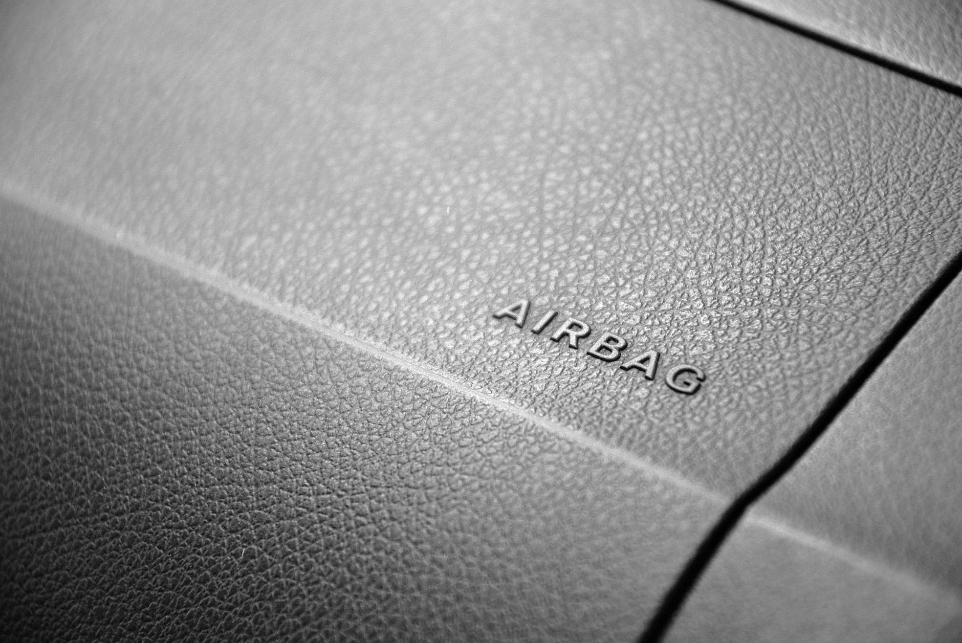 Panneau de tableau de bord texturé avec inscription airbag pour diagnostic de sécurité auto