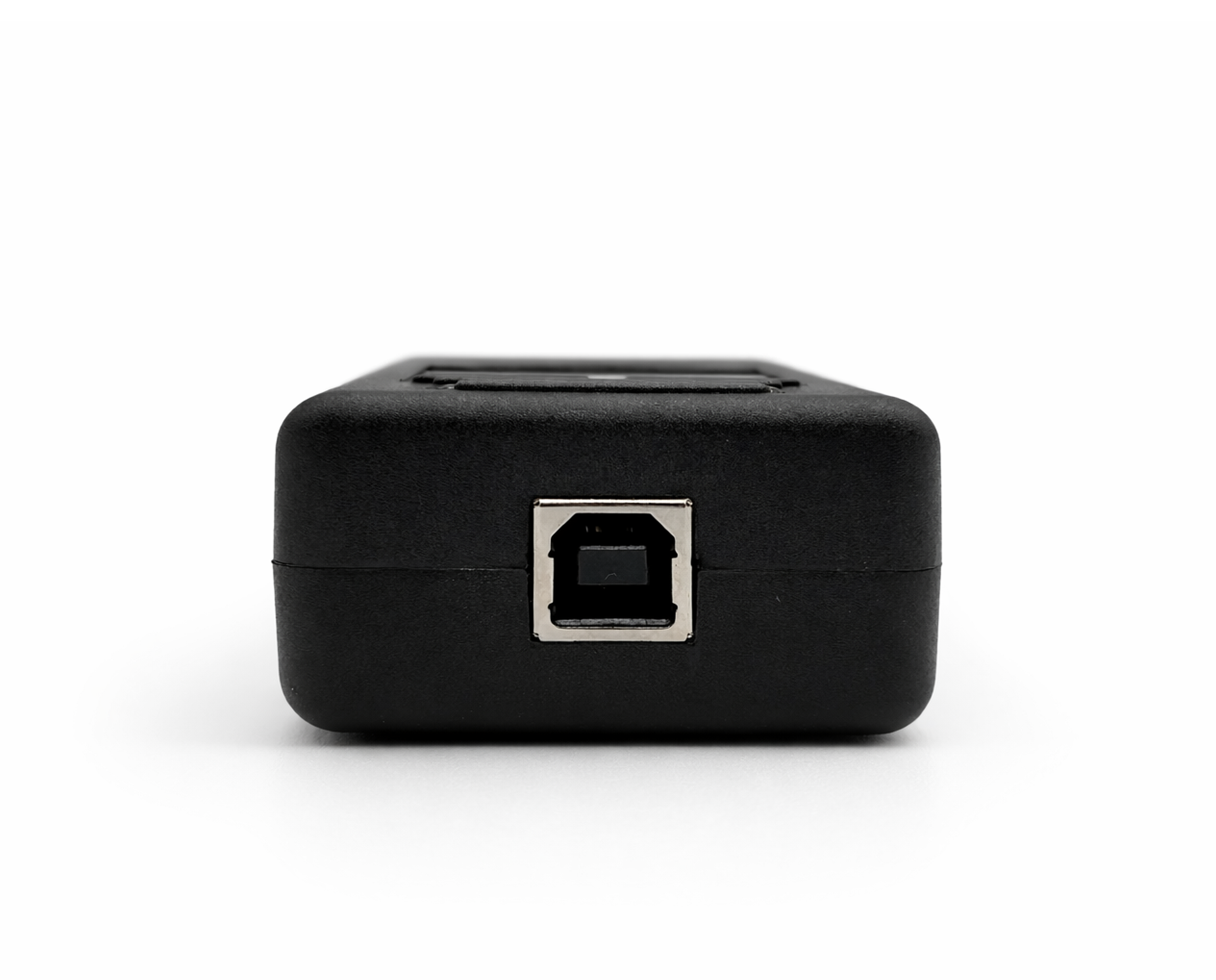 Prise de connexion USB type B d un module activateur CarPlay pour Mercedes