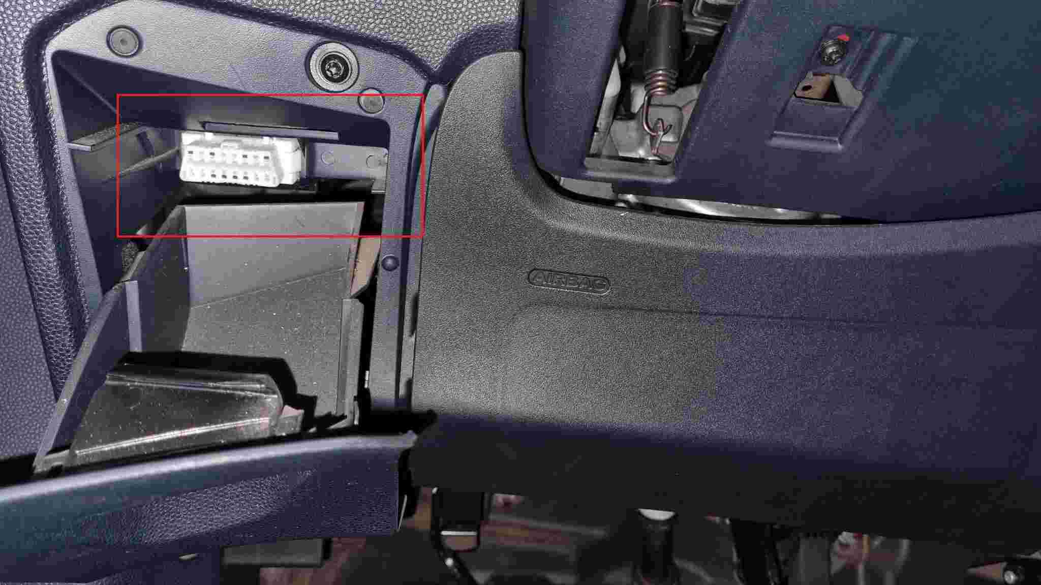 Emplacement de la prise de diagnostic OBD2 sur une Ford Fiesta 4