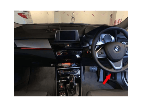Tableau de bord de BMW Serie 2 F46 avec conduite a droite pour diagnostic iCarsoft