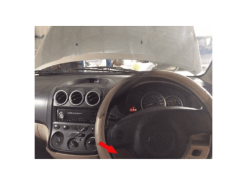 Tableau de bord d une Chevrolet Enjoy avec volant a droite pour diagnostic iCarsoft