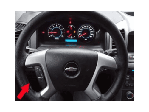 Gros plan sur les commandes au volant d une Chevrolet Captiva 1 phase 2